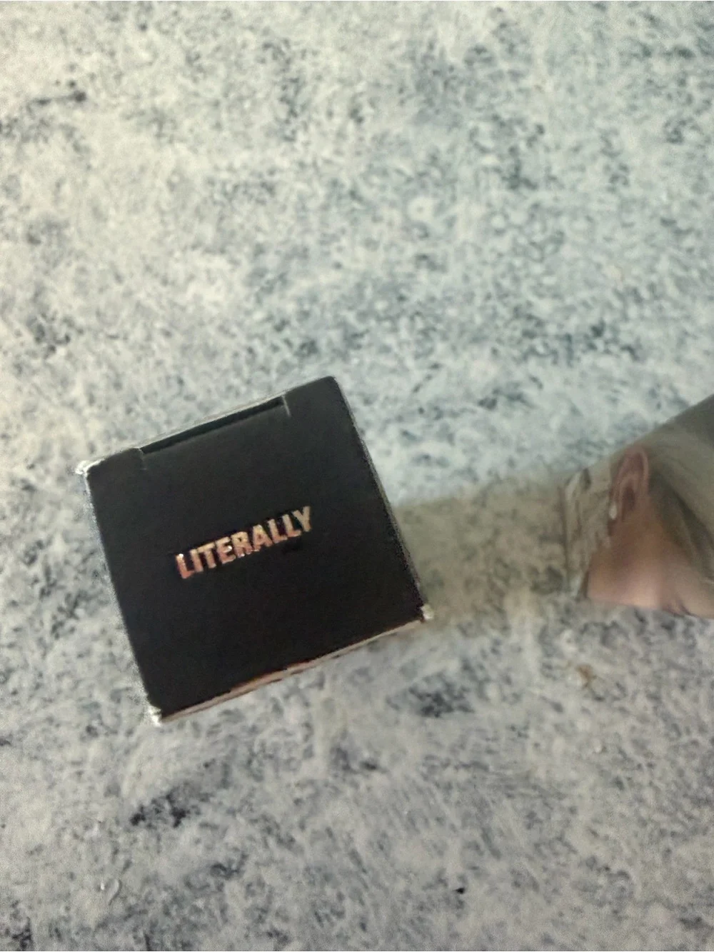 Kylie Cosmetics intense red